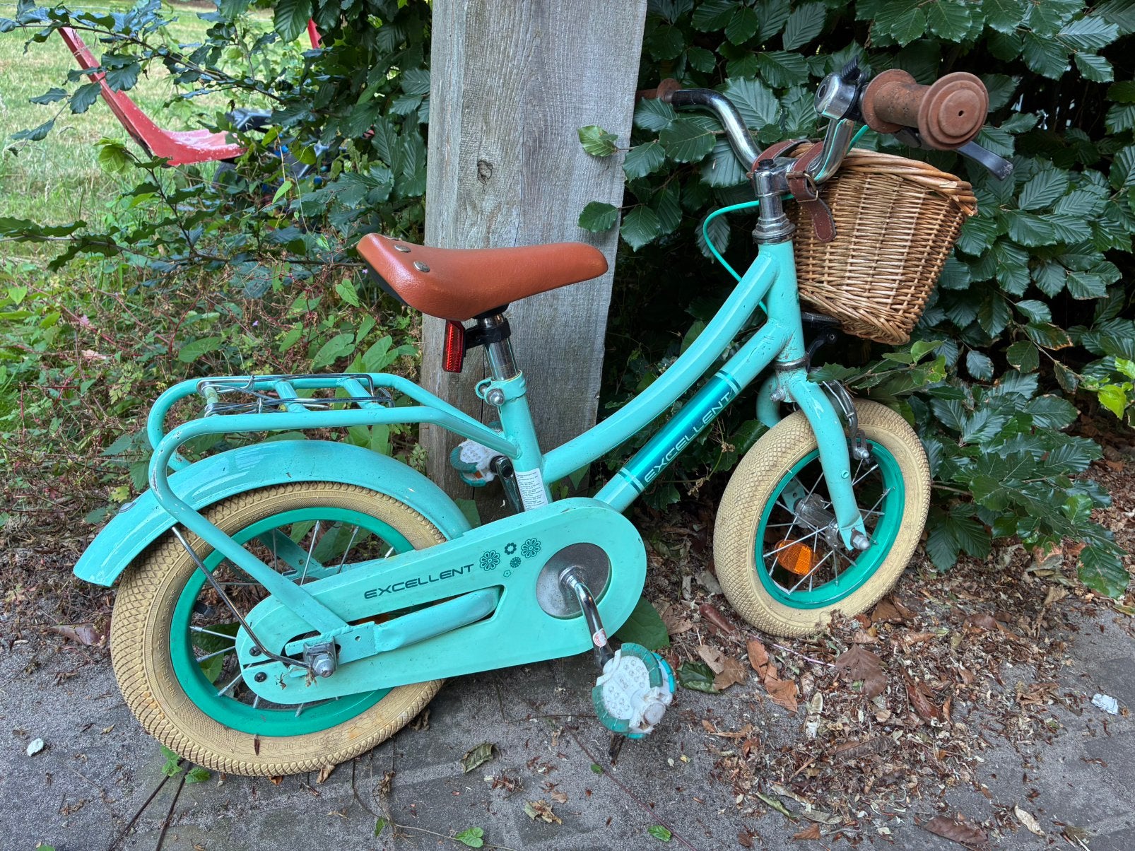 Kinder fietsje, om mee te leren fietsen. Zo goed als nieuw., Ophalen, Zo goed als nieuw, Minder dan 16 inch, Zijwieltjes