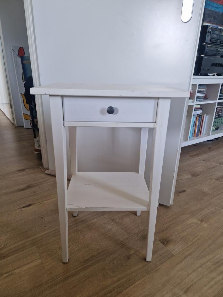 Ikea HEMNES nachtkastje wit, Huis en Inrichting, Slaapkamer | Nachtkastjes, Ophalen, Gebruikt, Minder dan 45 cm