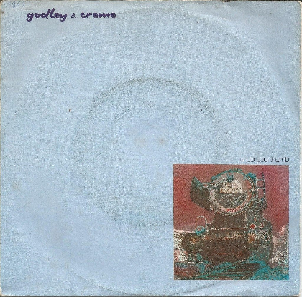 Godley & Creme – Under Your Thumb (1981), Fotohoes, 7 inch, Ophalen of Verzenden, Zo goed als nieuw