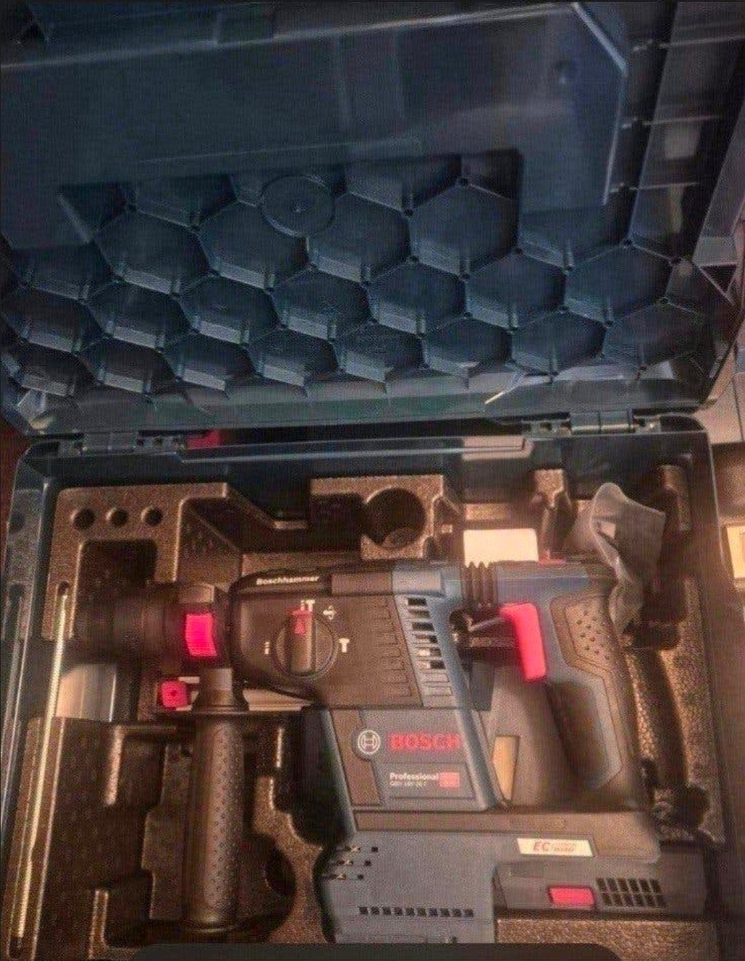 bosch proffesional 18v-26f boormachine met stofafzuiging, Ophalen, Nieuw, Boormachine, Klopboormechanisme