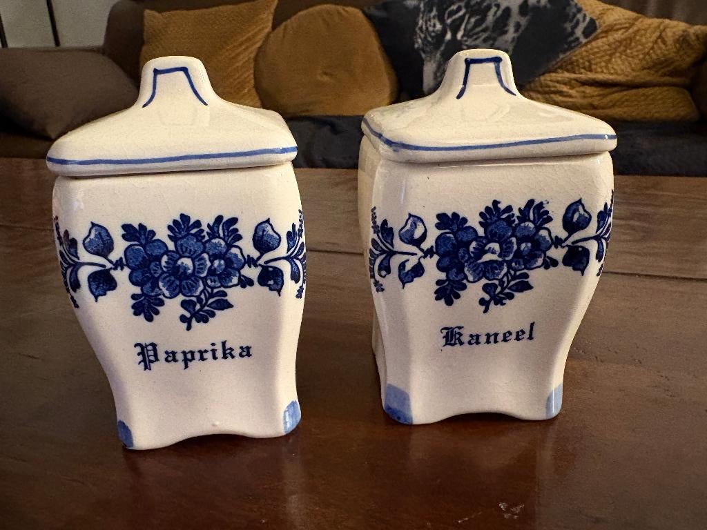 2 bewaarpotten paprika en kaneel met deksel, Ophalen of Verzenden, Gebruikt, Overige materialen, Pot, Bus of Blik