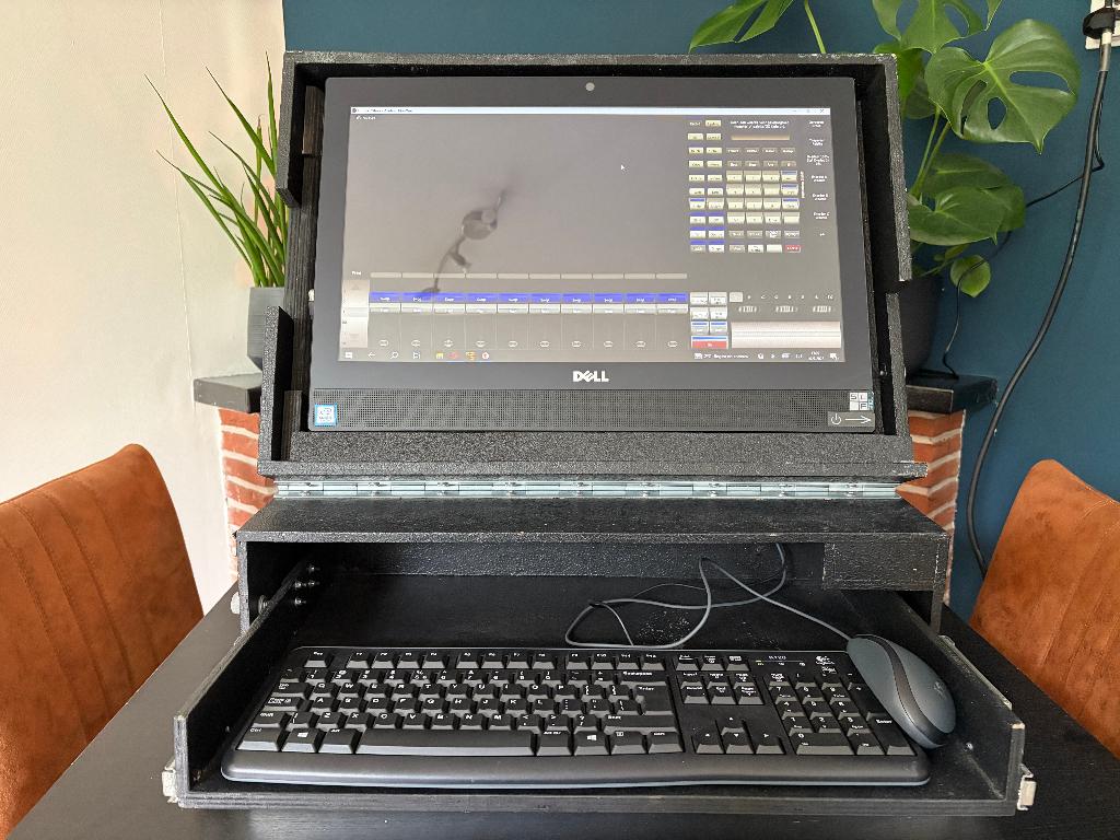 Avolites Titan ONE inclusief dongle en Dell Touch PC, Muziek en Instrumenten, Licht en Laser, Ophalen, Gebruikt, Licht