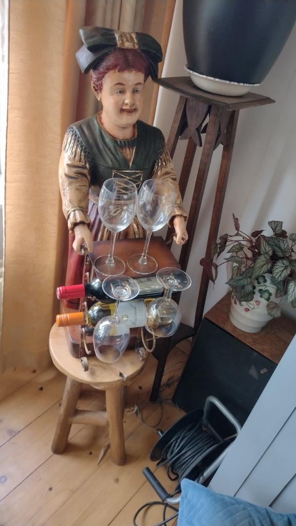 Vintage wijnrek beeld - serveerster met flessen en glazen, Huis en Inrichting, Woonaccessoires | Wijnrekken, Gebruikt, 75 cm of meer