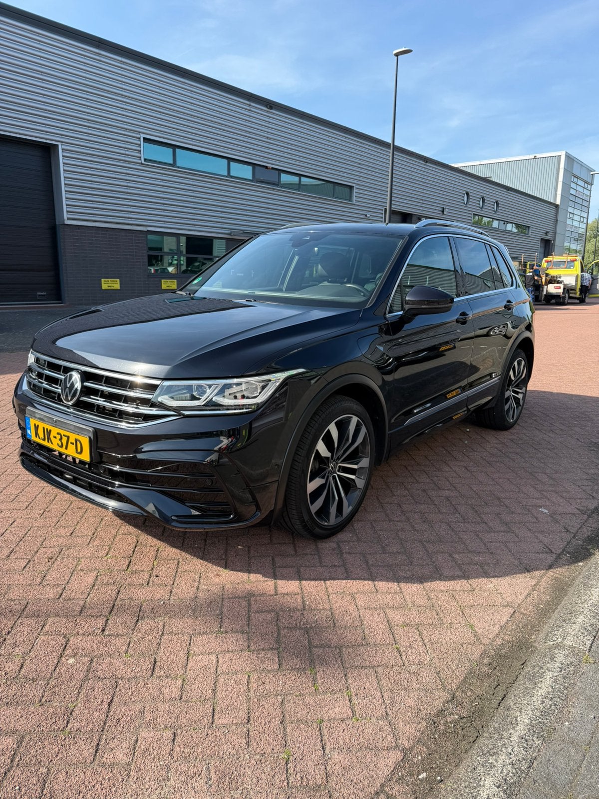 Volkswagen Tiguan 1.4 TSI Ehybrid 245pk DSG 2021 Zwart, Stoelverwarming, 1800 kg, 4 cilinders, Zwart