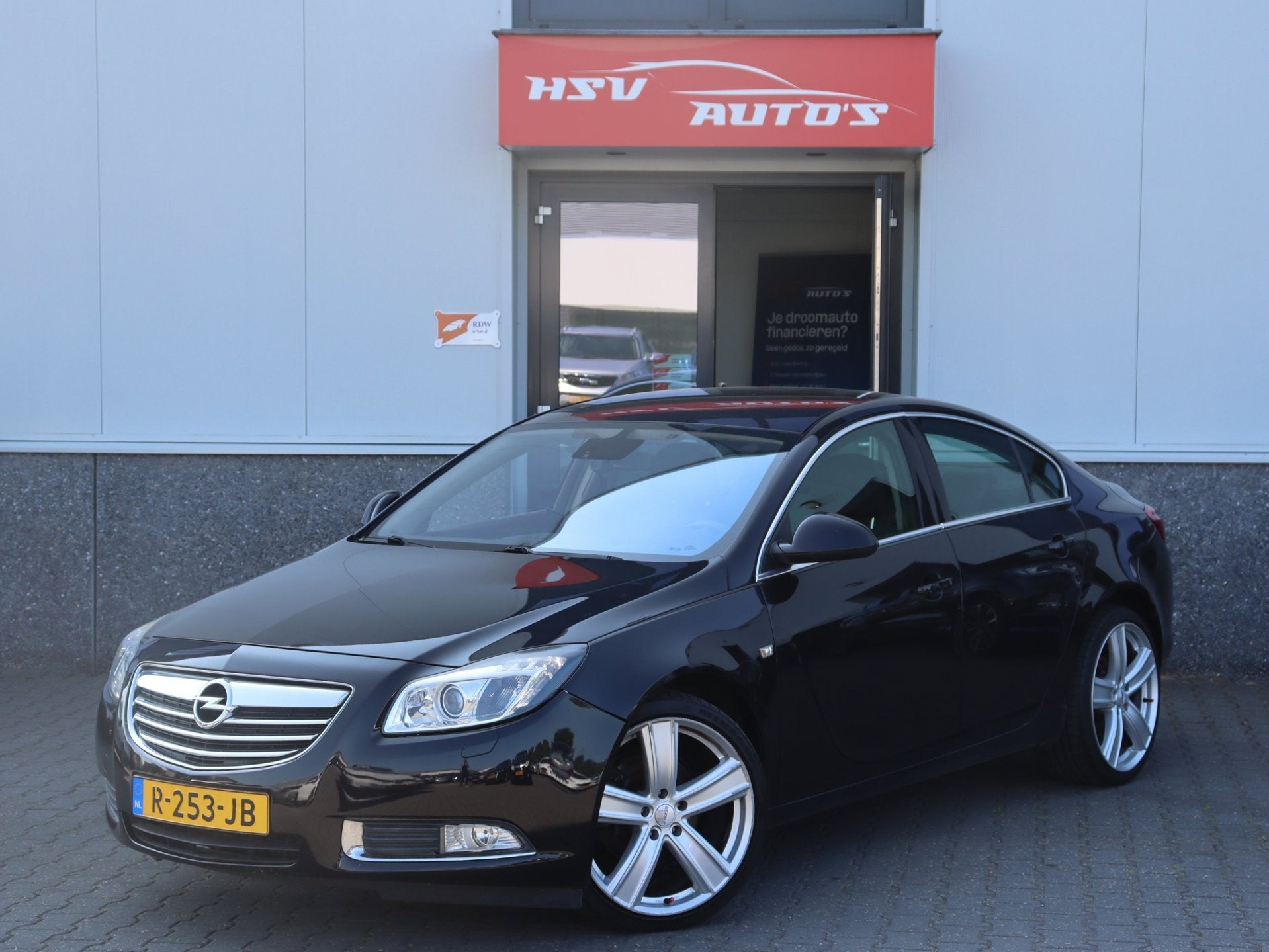 Opel Insignia 2.0 T Edition 4x4 220 PK navi LEER airco, Auto's, Opel, 4 cilinders, Zwart, 11 km/l, Bedrijf