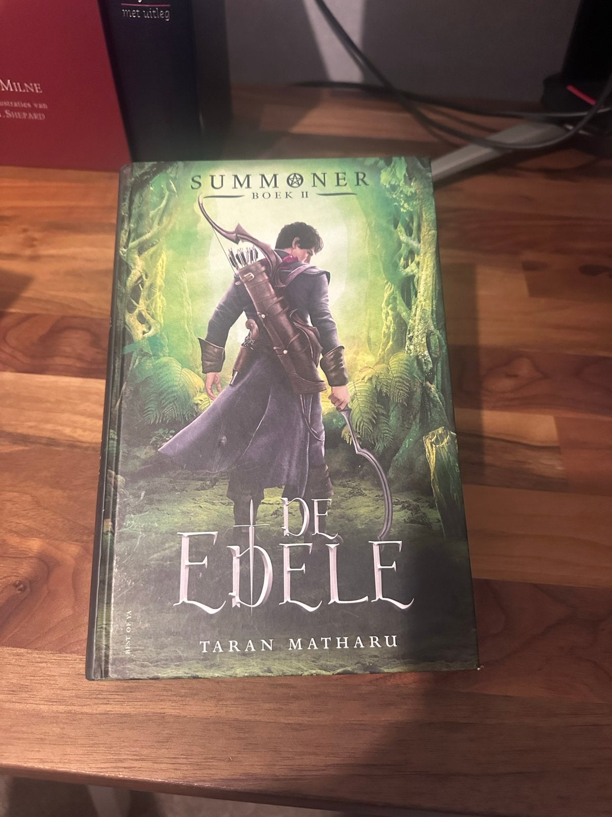 Summoner Boek II: De Edele - Taran Matharu, Ophalen of Verzenden, Zo goed als nieuw