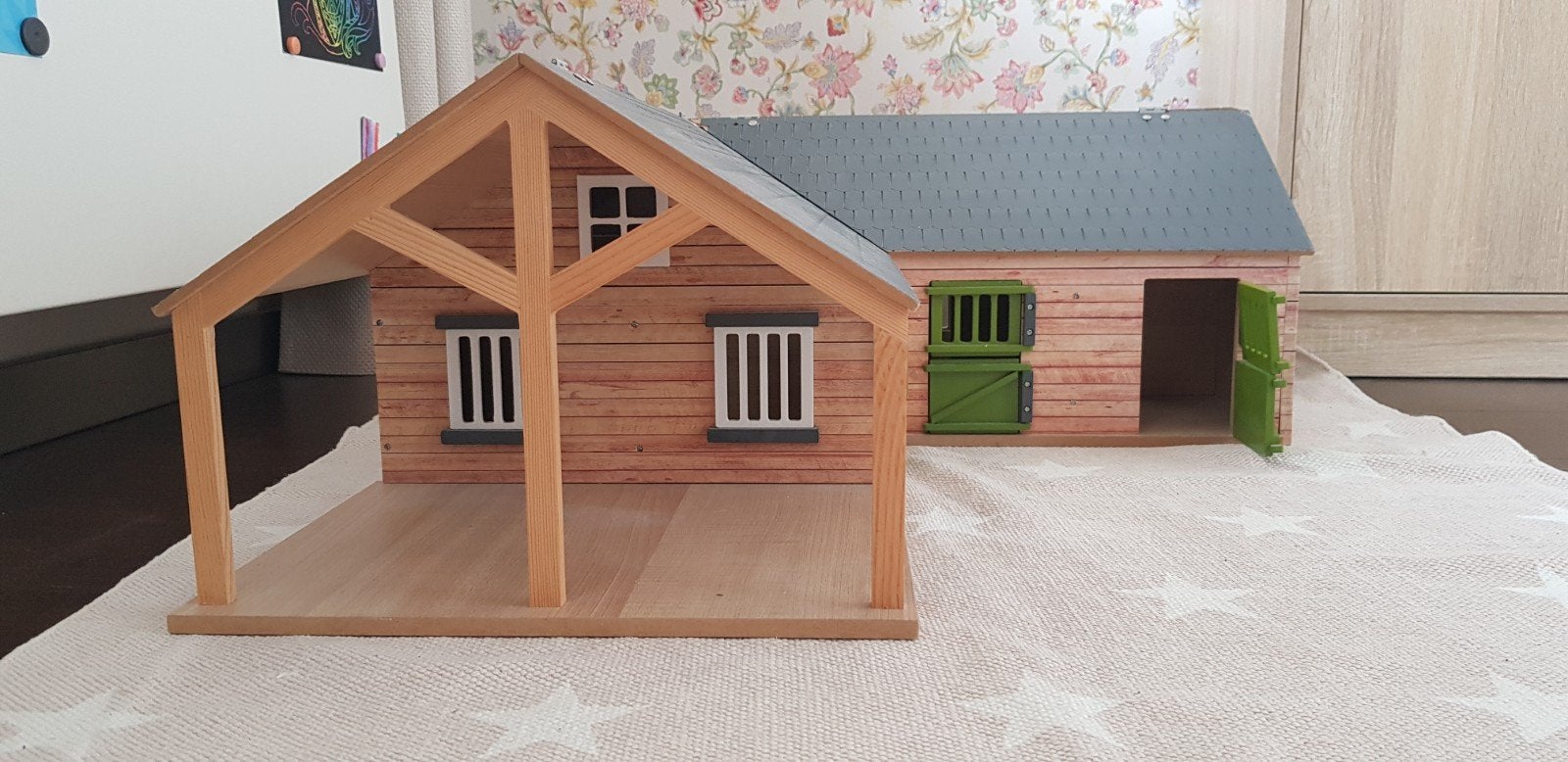 Kids Globe Houten Paardenstal - Geschikt voor Schleich, Ophalen, Gebruikt, Jongen of Meisje