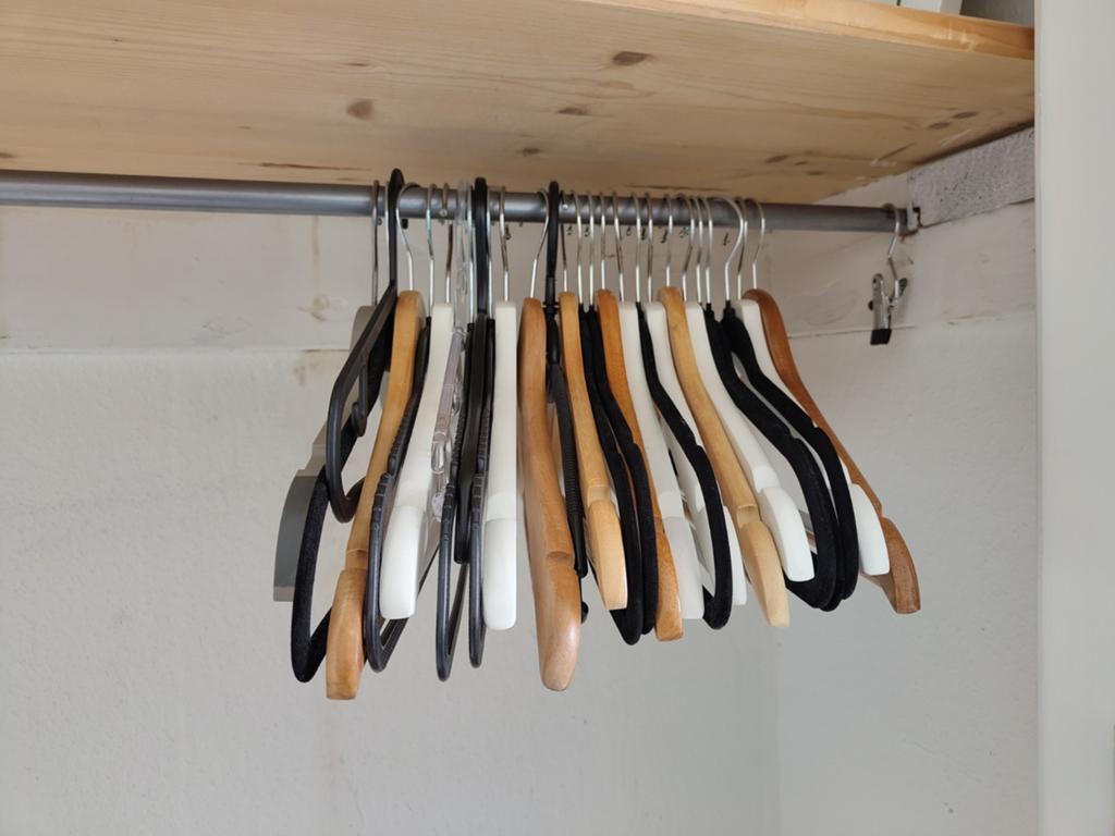 Clothes hangers, Kleding | Dames, Ophalen, Zo goed als nieuw, Hout