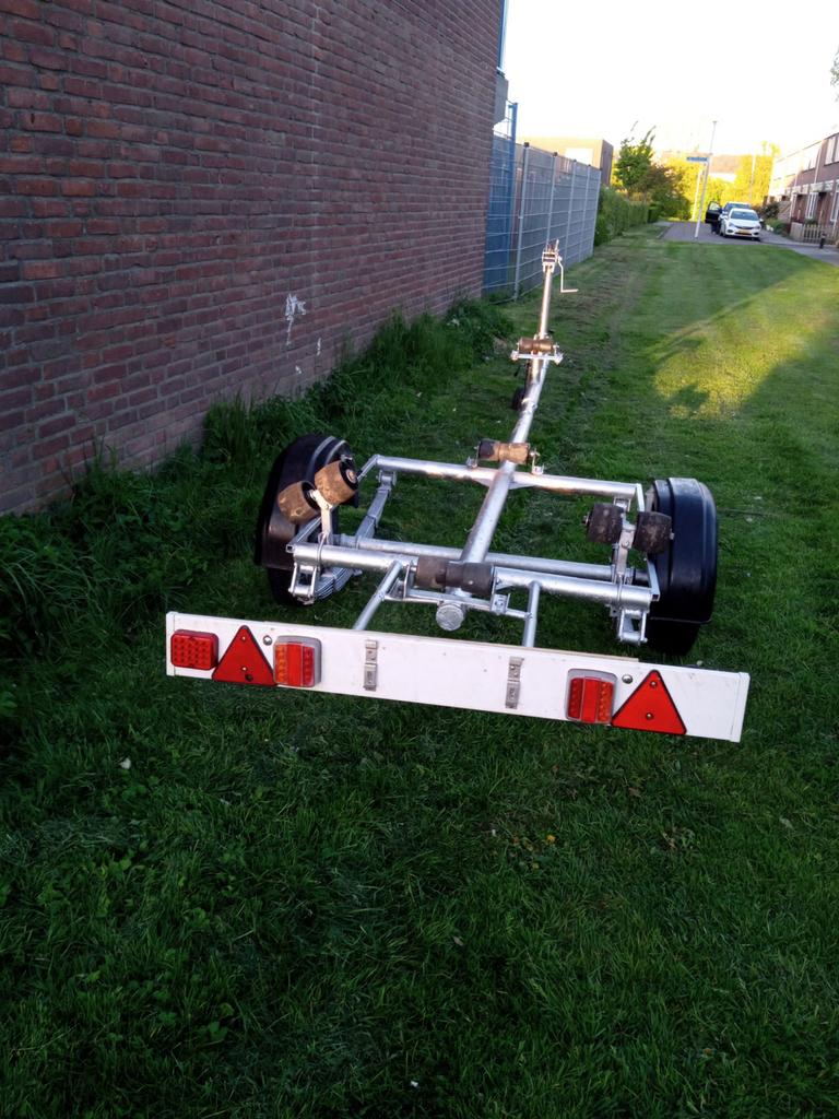 Boot onde met rollen en verstelbare verlichting, Ophalen of Verzenden, Gebruikt, Overige typen, Motorboot