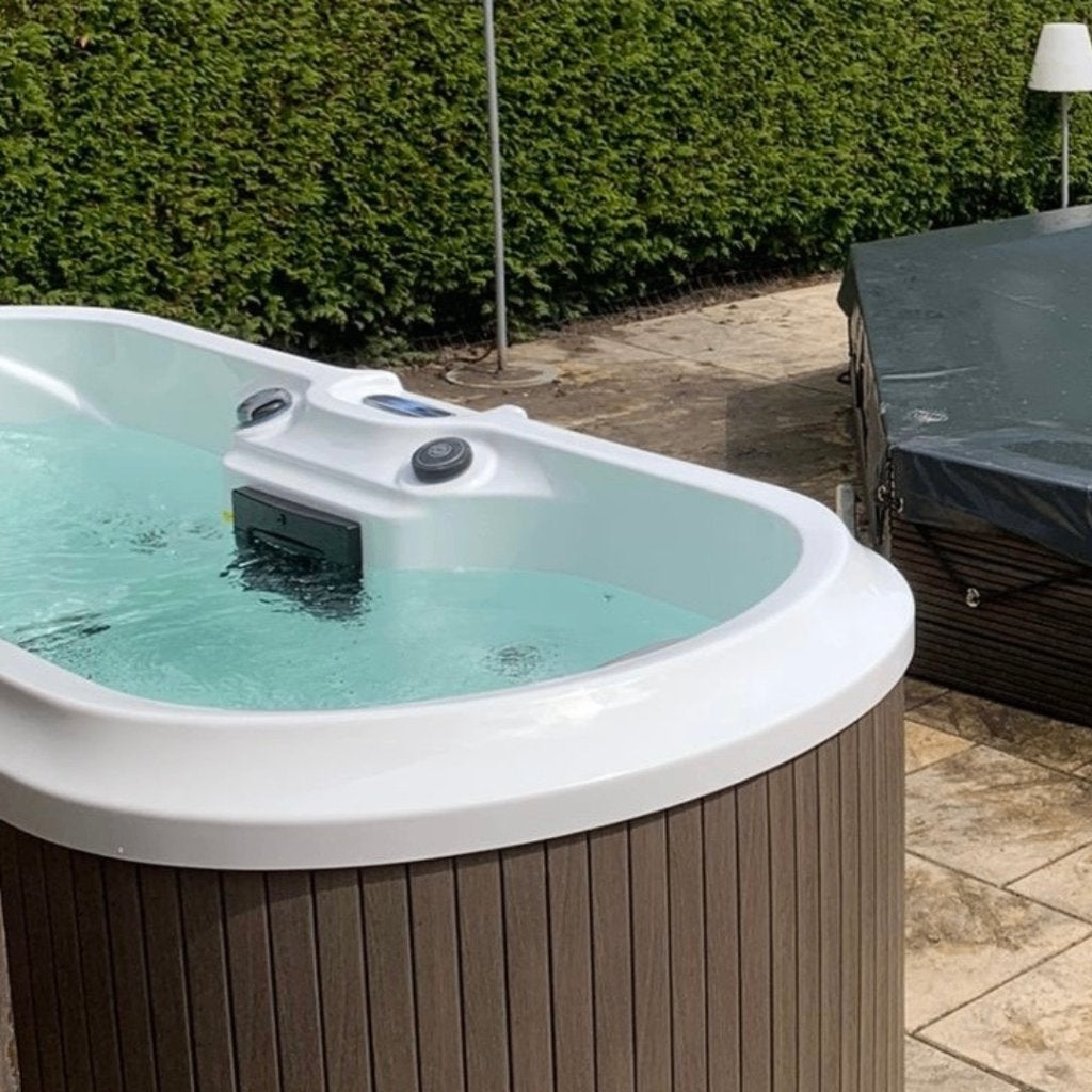Loveseat Spa 2 persoons jacuzzi Wellness Tub teak/pure white, Tuin en Terras, Ophalen of Verzenden, Nieuw, Trap, Vast