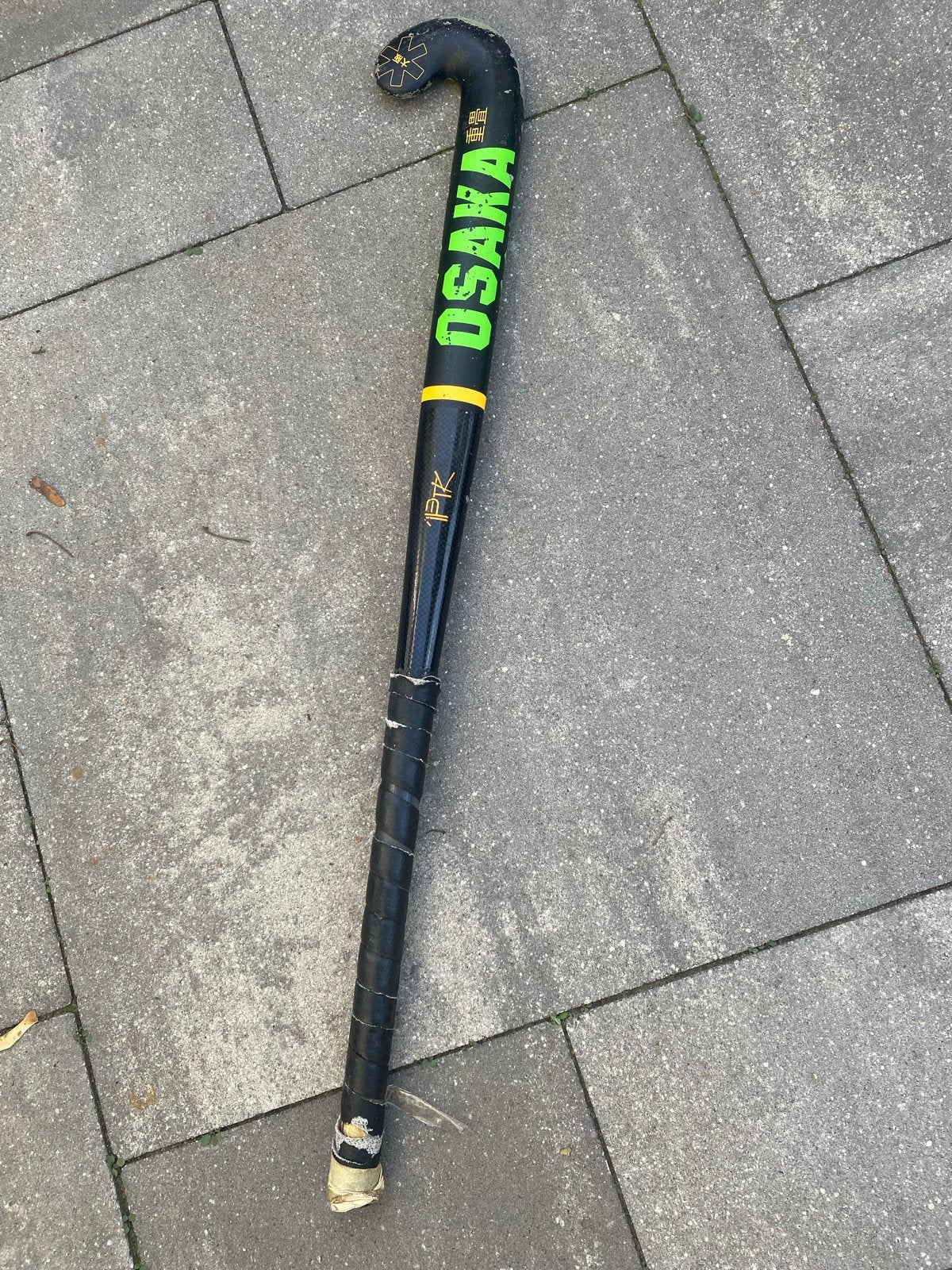 Osaka buiten hockeystick 32 inch (grip te vervangen), Ophalen of Verzenden, Gebruikt, Stick