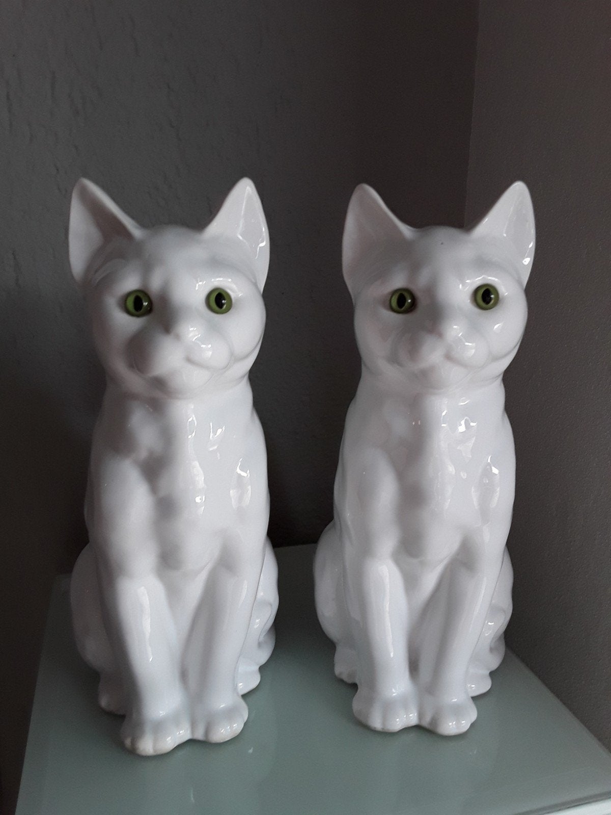 2 grote vintage wit porseleinen katten beelden, Ophalen, Zo goed als nieuw, Dier
