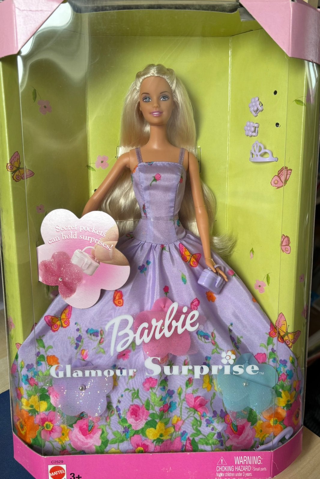 Glamour Surprice Barbie NRFB, Ophalen of Verzenden, Zo goed als nieuw, Fashion Doll
