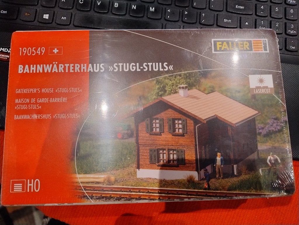 Faller 190549 – Bahnwärterhaus “Stugl-Stuls” (Laser-Cut), Overige merken, Gelijkstroom of Wisselstroom, Brug, Tunnel of Gebouw