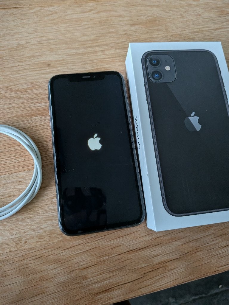 Defecte iPhone 11, Gebruikt, Zwart, 64 GB, Met simlock
