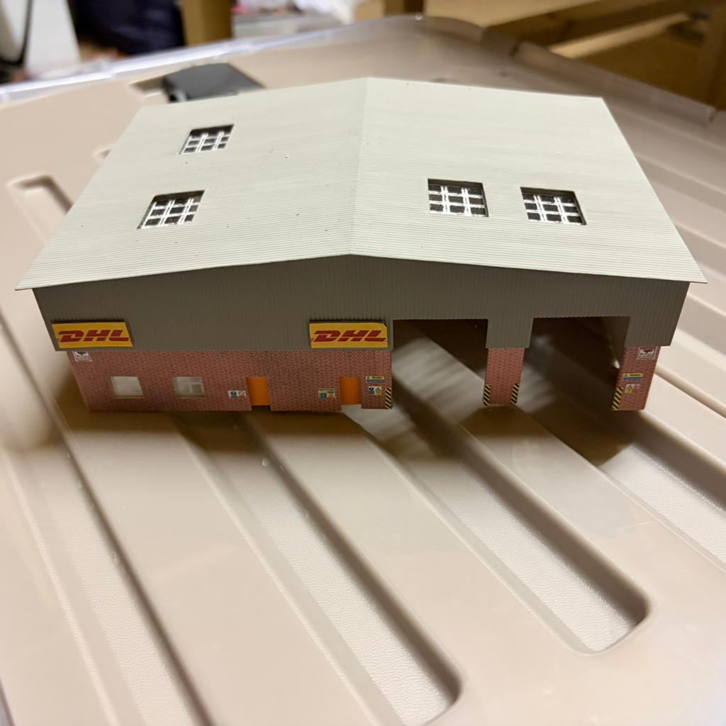 N schaal Dhl opslag loods nieuw, Overige merken, Gelijkstroom of Wisselstroom, Brug, Tunnel of Gebouw, Nieuw