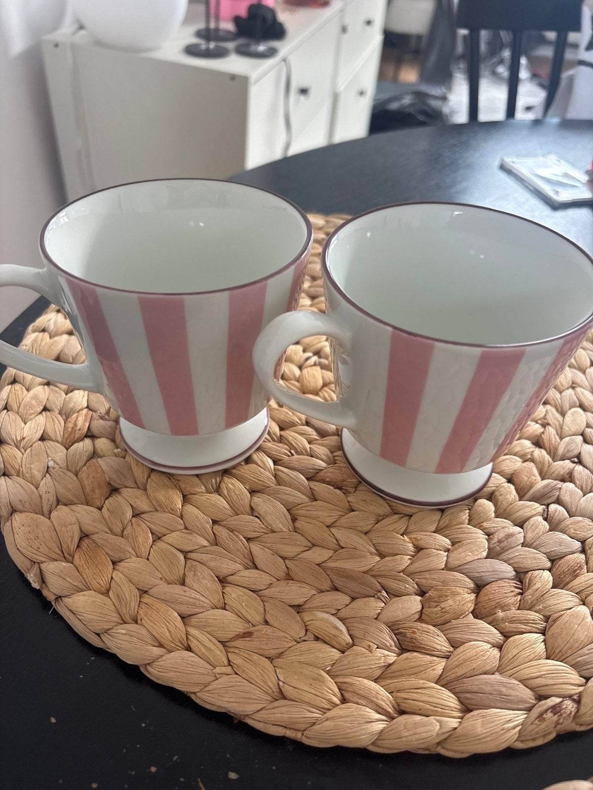 Set van 2 roze gestreepte koppen, Ophalen, Gebruikt, Keramiek, Modern