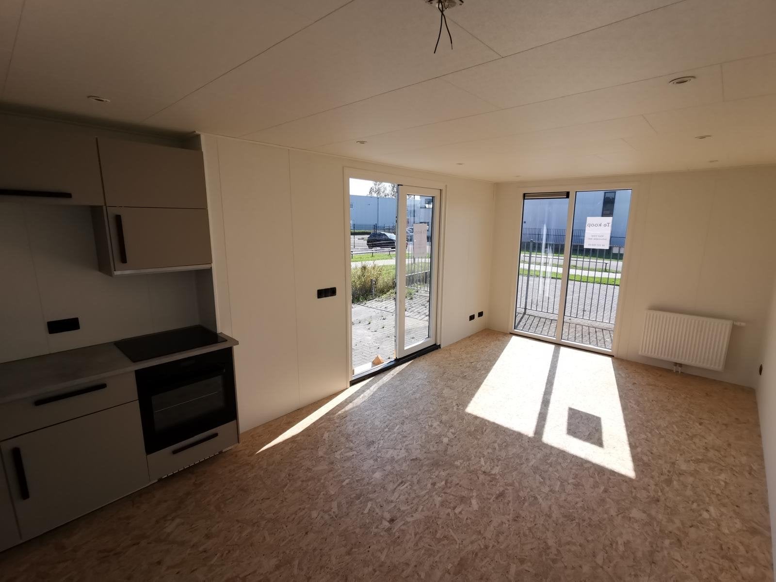 Nieuw luxe chalet / mantelzorg woning te koop 12,4m x 4m), Vakantie, 2 slaapkamers, Friesland, Afwasmachine, Eigenaar
