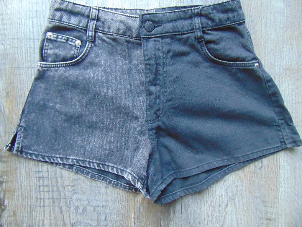 Bershka korte broek grijs NIEUW maat 36 spijkershort, Nieuw, W28 - W29 (confectie 36), Grijs, Bershka