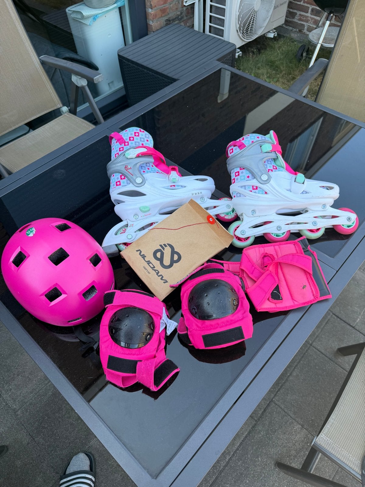 Roze kinder rolschaatsen set met helm en beschermers, Ophalen of Verzenden, Verstelbaar, Zo goed als nieuw, Kinderen