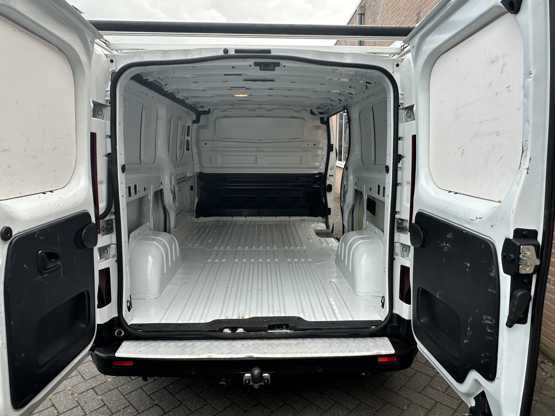 Renault Trafic 2.0dCi 130PK Lang / Navigatie / Imperiaal / E, Voorwielaandrijving, Stof, Gebruikt, 4 cilinders