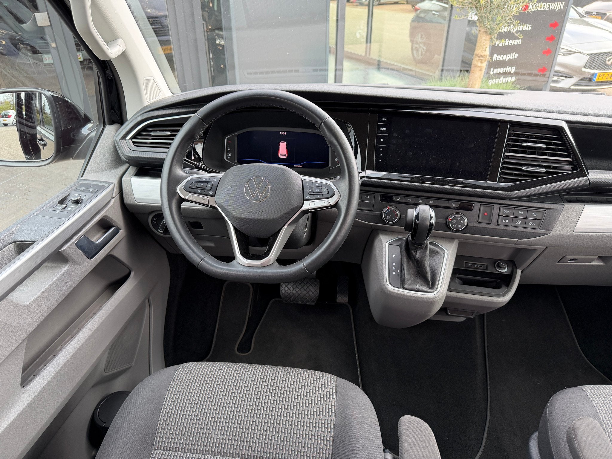 Volkswagen Transporter Bulli L2H1 30 2.0 TDI 204PK BULLI - E, Auto's, Gebruikt, Euro 6, 4 cilinders, Volkswagen