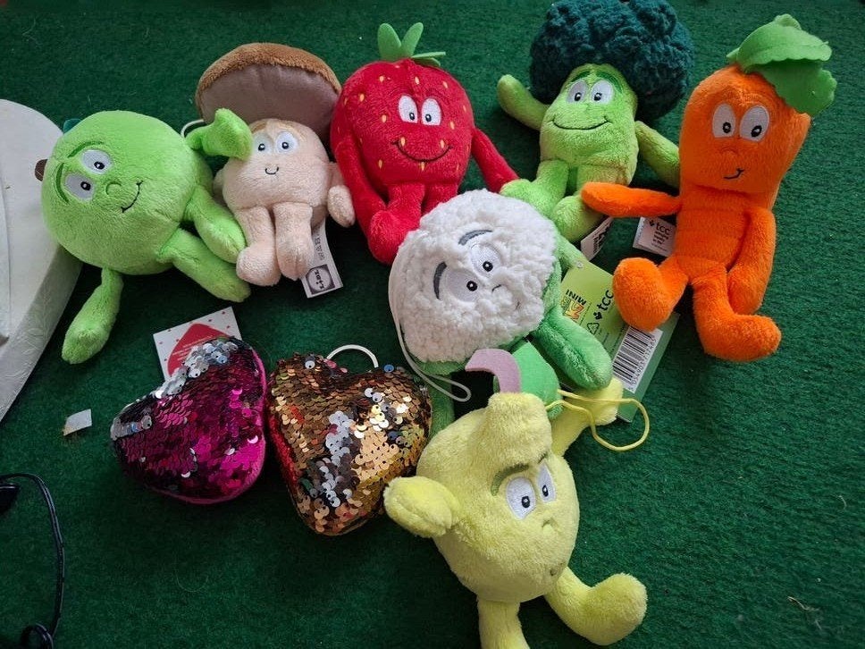 Lidl Stikeez knuffels en pailletten hartjes, Gebruikt, Overige typen, Met label, Meerkleurig