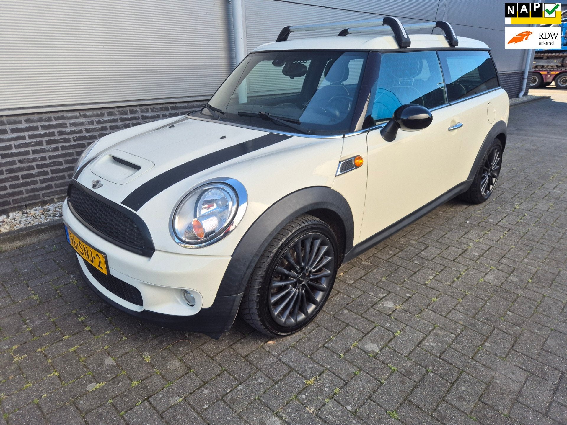 Mini Mini Clubman 1.6 One D Pepper - apk 21-2-2027 - nap, Auto's, Voorwielaandrijving, Gebruikt, 4 cilinders, 4 stoelen