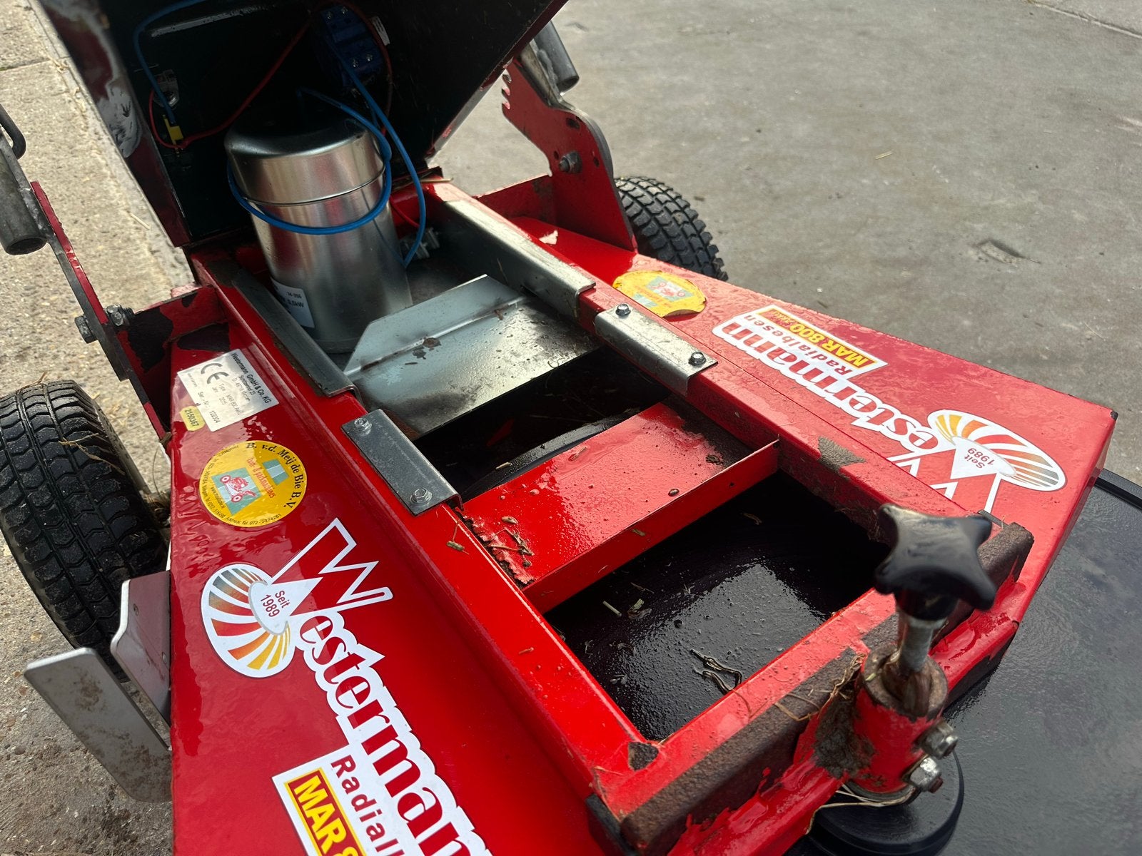 Westermann Radialbesen WR 800 accu veegmachine, Tuin en Terras, Ophalen of Verzenden, Gebruikt