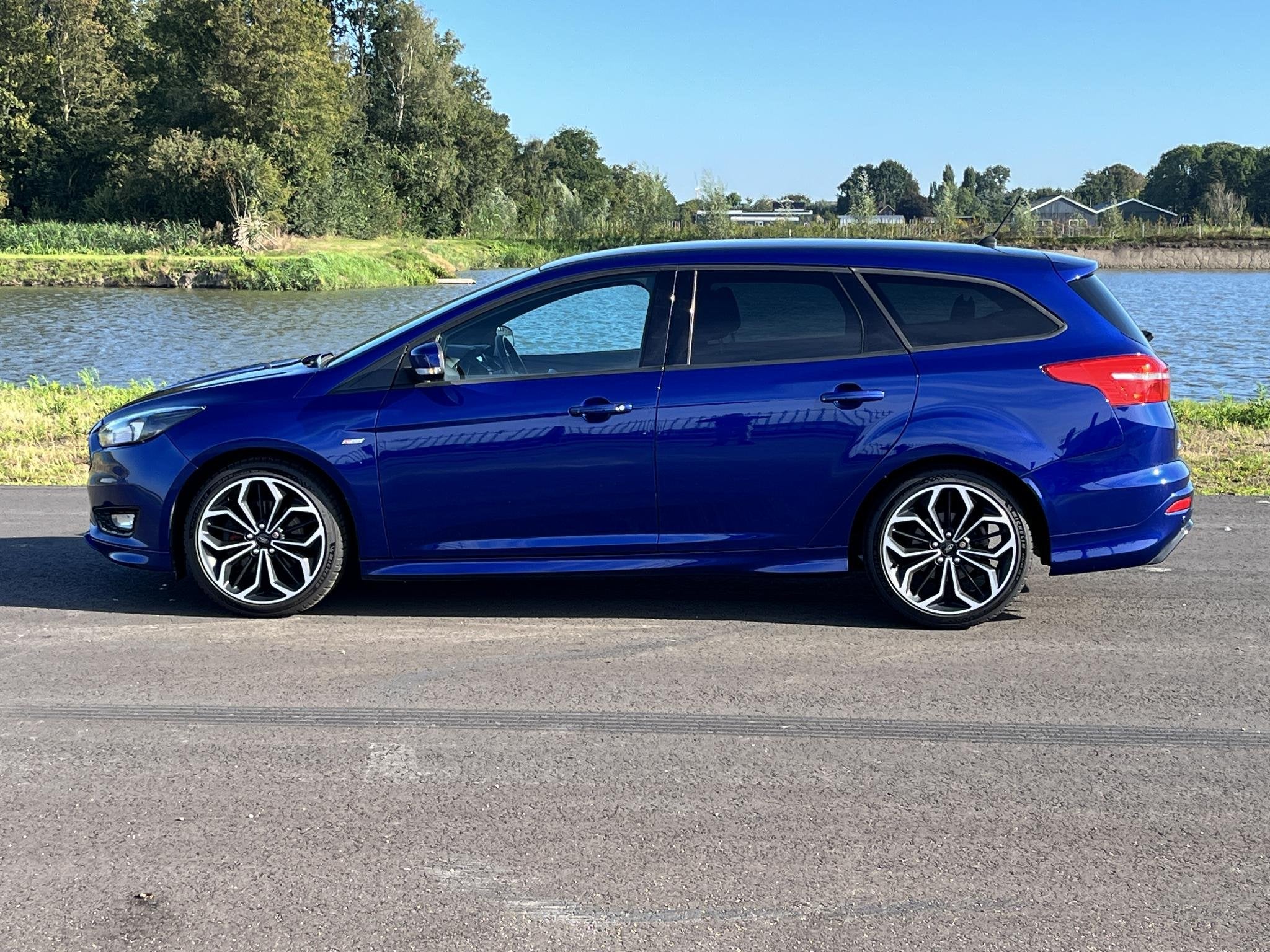 Ford Focus Wagon 1.5 ST-Line Clima, cruise, pdc achter, Stof, Euro 6, 4 cilinders, 150 pk