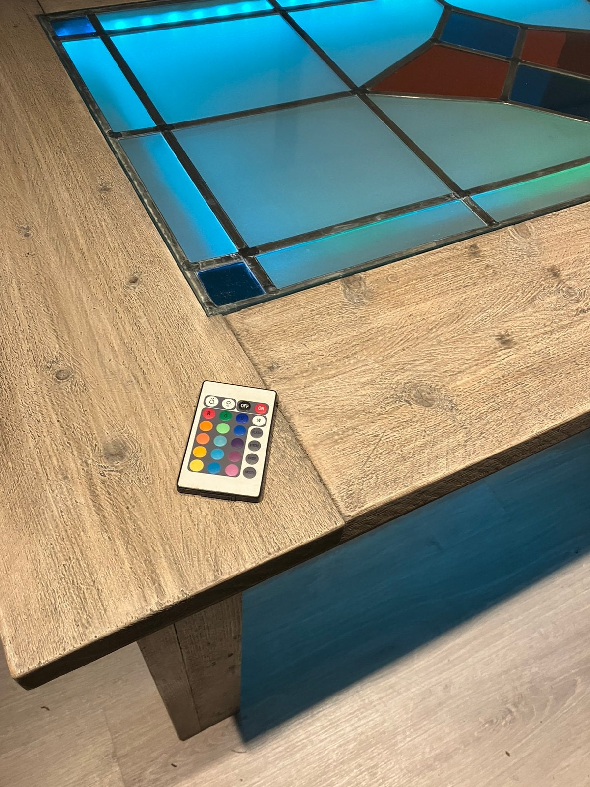 Te koop super gave tafel van steigerhout / glas in lood, Minder dan 50 cm, Rechthoekig, 50 tot 100 cm, Ophalen of Verzenden