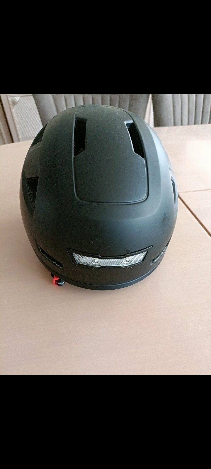 Zwarte fiets/ scooter helm met LED-achterlicht - Vito, Vito, Overige maten, Ophalen of Verzenden, Zo goed als nieuw
