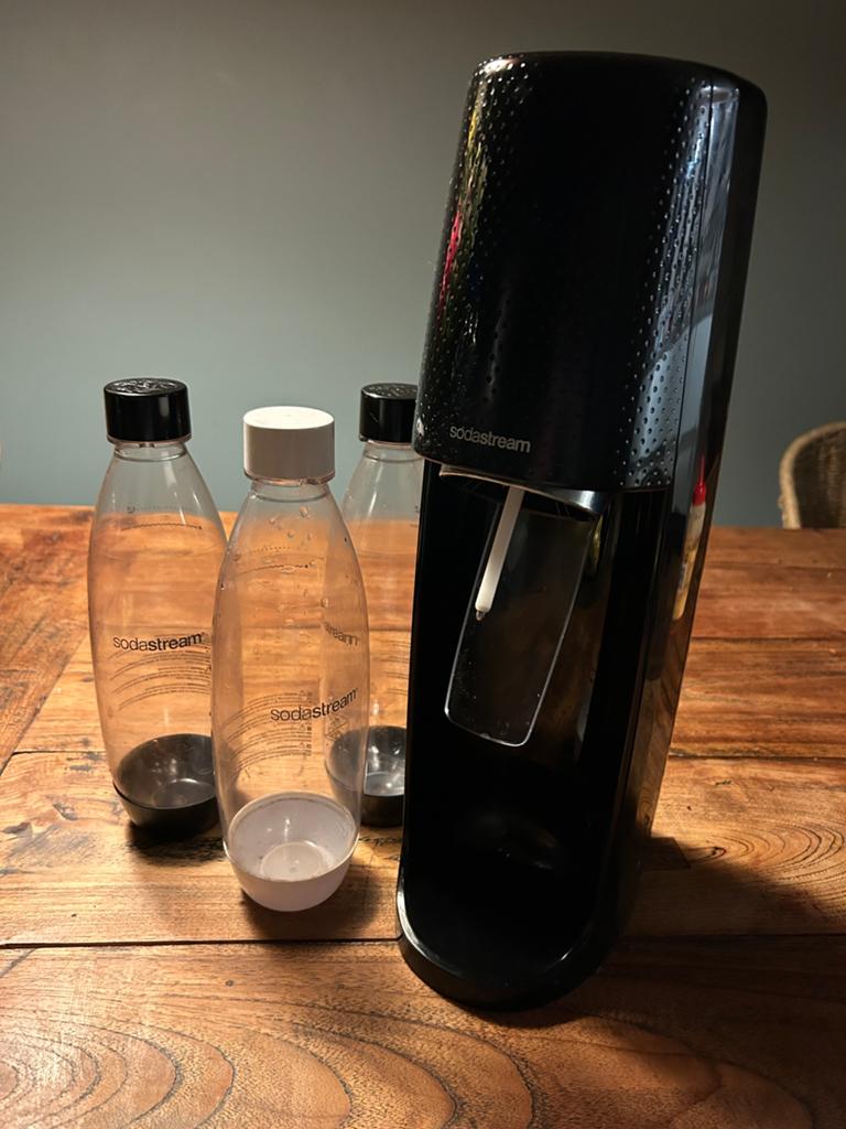 Sodastream met 3 flessen en cilinder, Witgoed en Apparatuur, Bruiswatermachines, Ophalen, Gebruikt