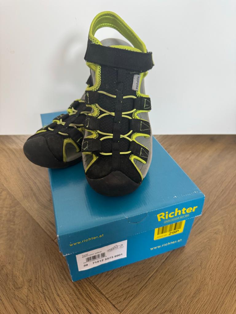 Richter sandalen maat 39 - Zwart/Neon Geel, Jongen of Meisje, Overige typen, Ophalen of Verzenden, Zo goed als nieuw