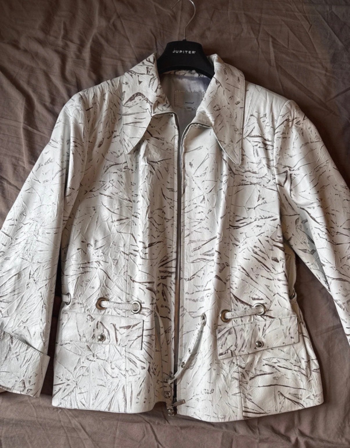 Pelluria Leren Jas - Wit met Bruin Patroon - Maat 44, Kleding | Dames, Jassen | Zomer, Verzenden, Zo goed als nieuw, Maat 42/44 (L)