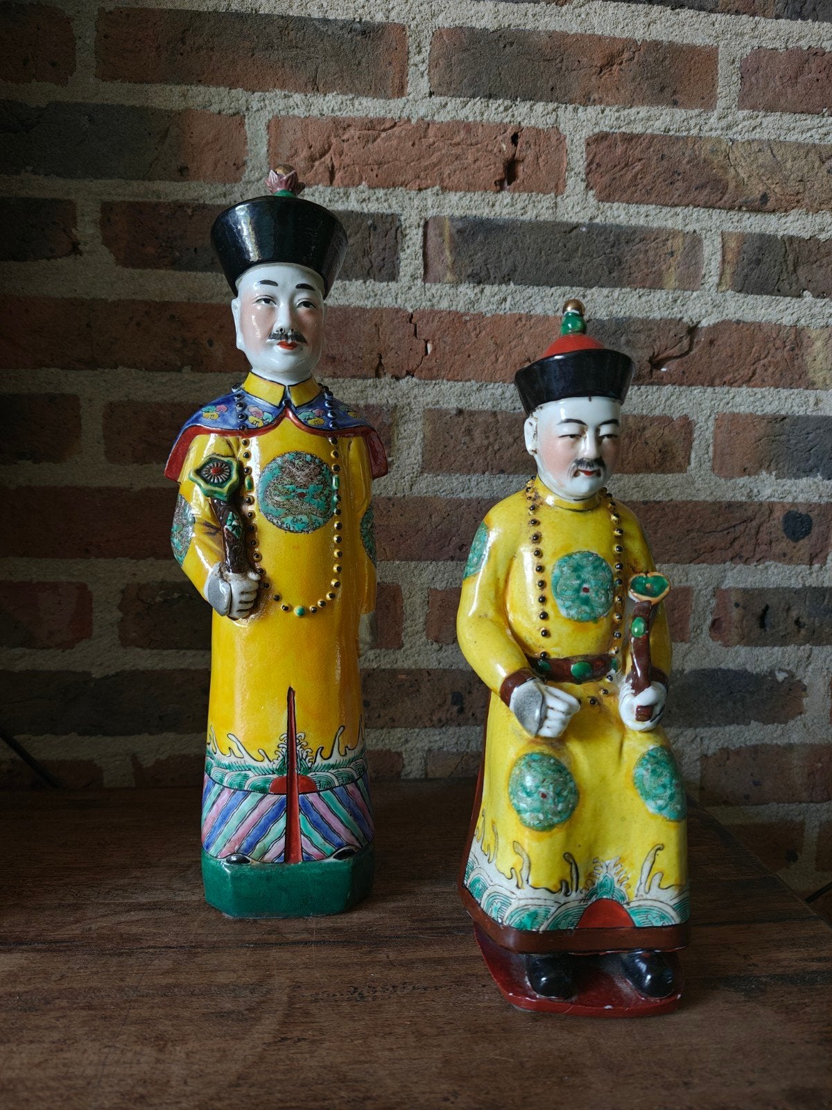 2 porselein beelden van keizers uit de Qing dynastie, Ophalen of Verzenden