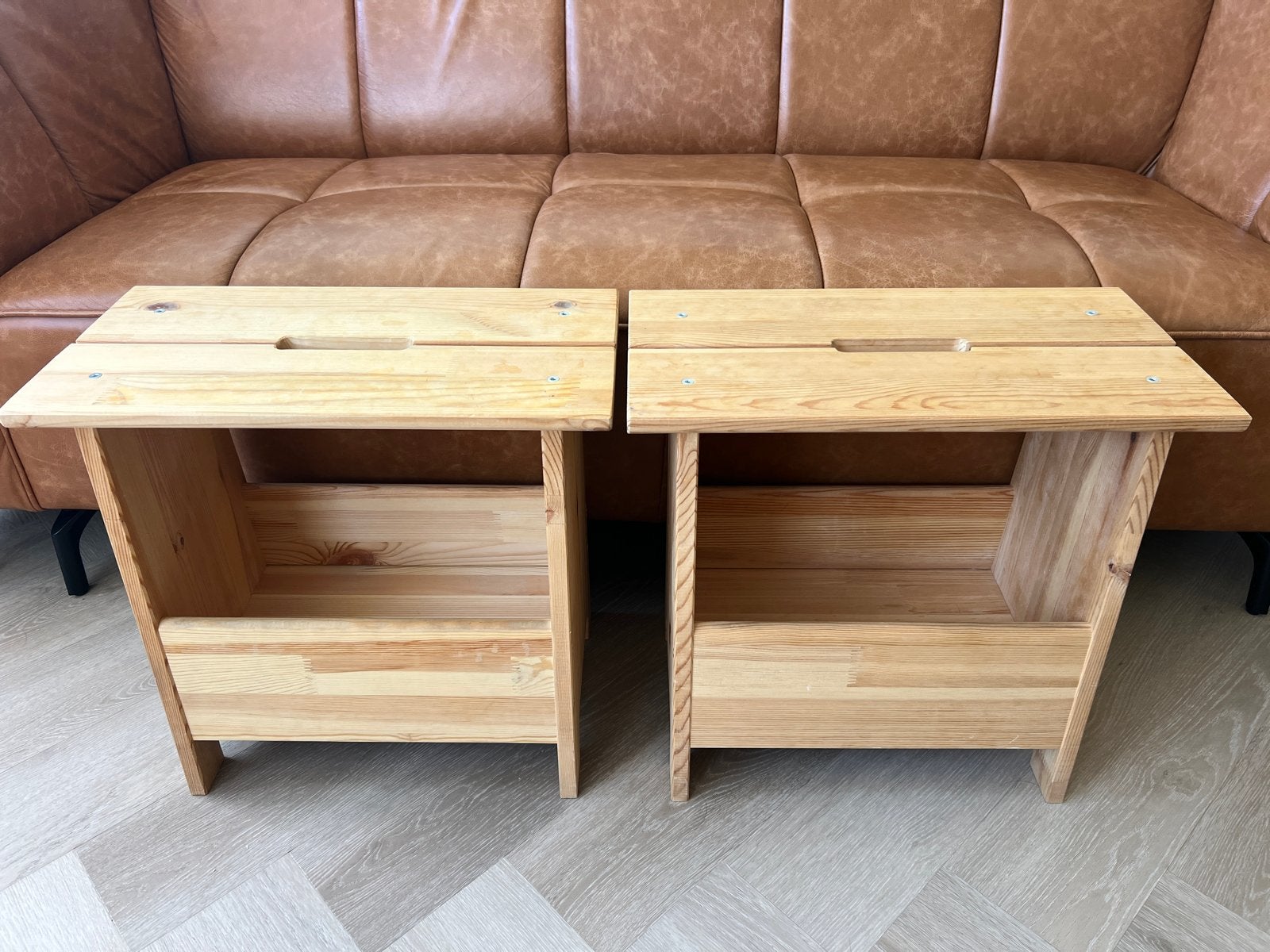 2x IKEA PERJOHAN kruk met opbergruimte - Massief grenen, Ophalen, Zo goed als nieuw, Hout