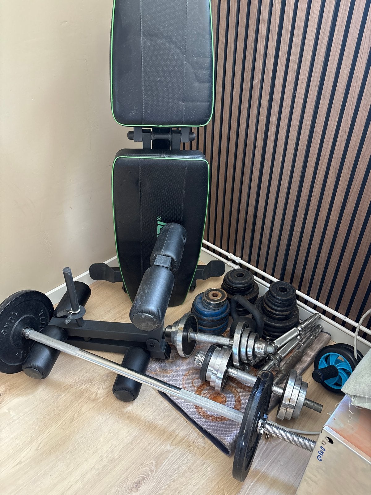 Complete fitness set: halterbank, dumbbells, gewichten, Sport en Fitness, Fitnessmaterialen, Gebruikt, Fitnessbank, Armen, Ophalen