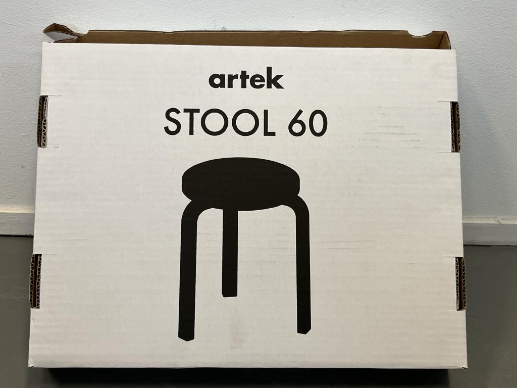 9  Artek Stool kruk 60cm Wit Nieuw, Huis en Inrichting, Krukjes, Niet ingevuld, Niet ingevuld, Nieuw, Ophalen of Verzenden