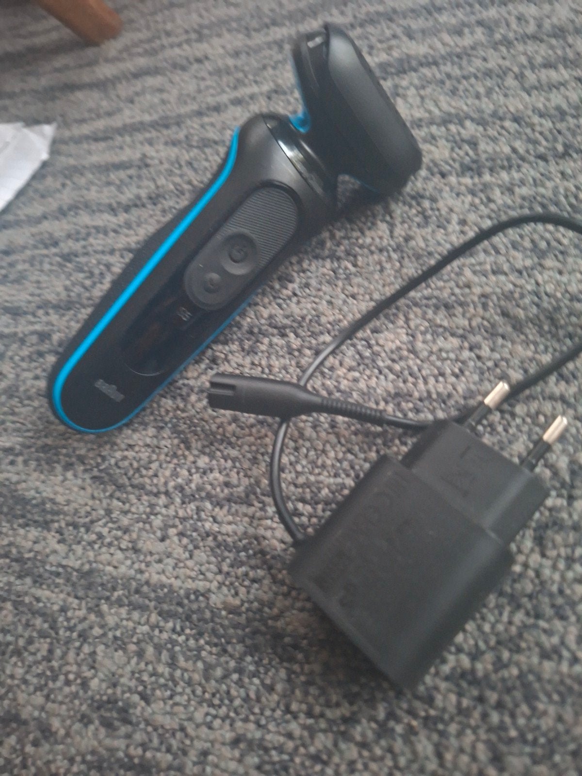 Braun Series 5 Elektrisch Scheerapparaat met Oplader, Ophalen of Verzenden, Gebruikt, Scheren en Epileren
