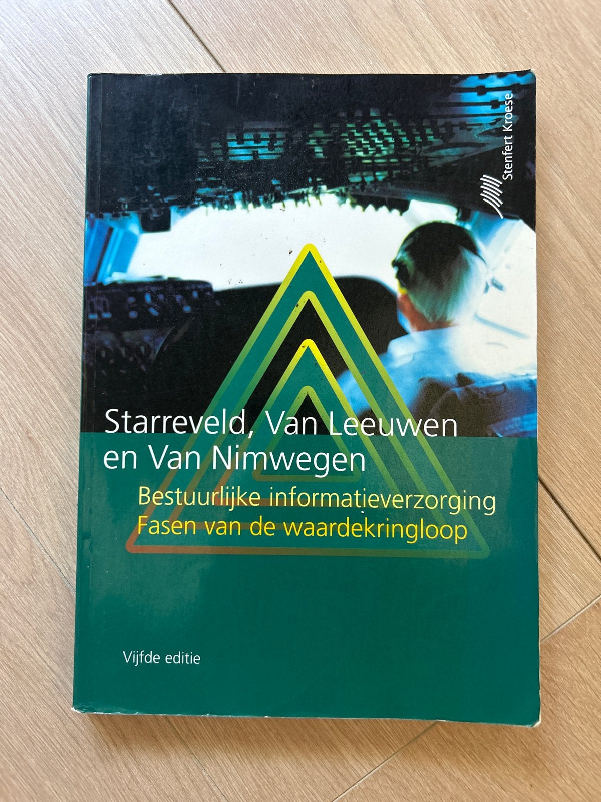 Bestuurlijke informatieverzorging - Starreveld e.a., Ophalen of Verzenden, Gamma, Gelezen, HBO