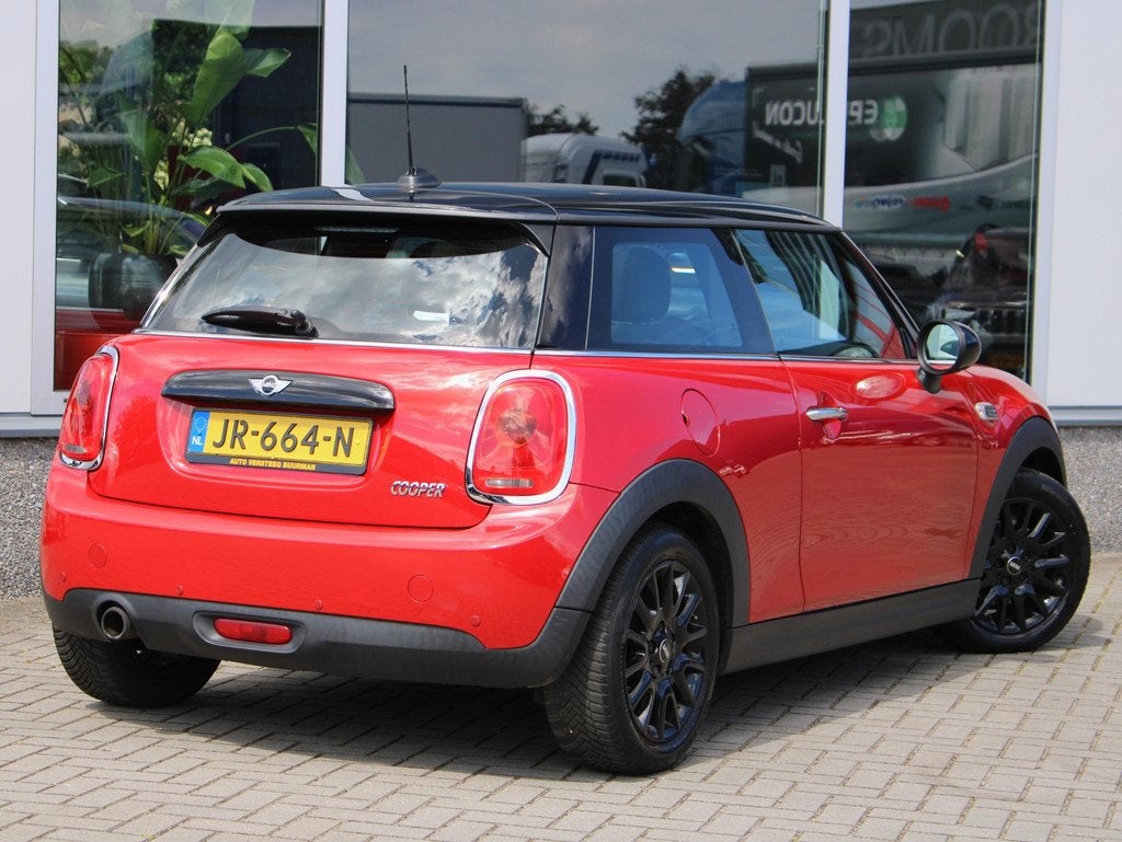 MINI Cooper 1.5 Salt Business JCW pakket Navigatie, Schuif/K, Voorwielaandrijving, Gebruikt, 4 stoelen, 49 €/maand
