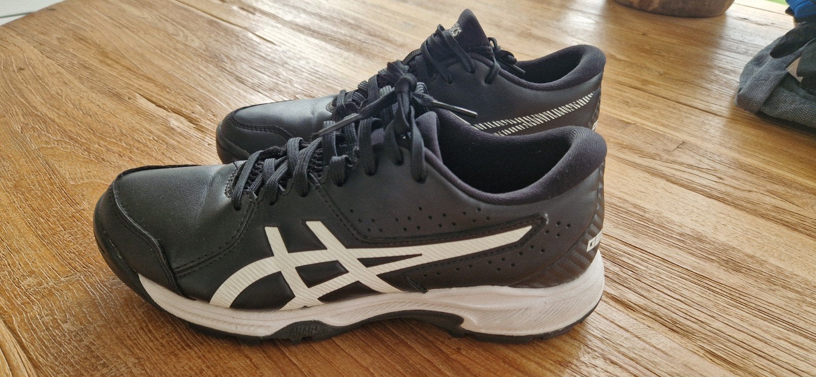 Asics Gel-Peake Hockeyschoenen - Zwart/Wit, Ophalen, Zo goed als nieuw