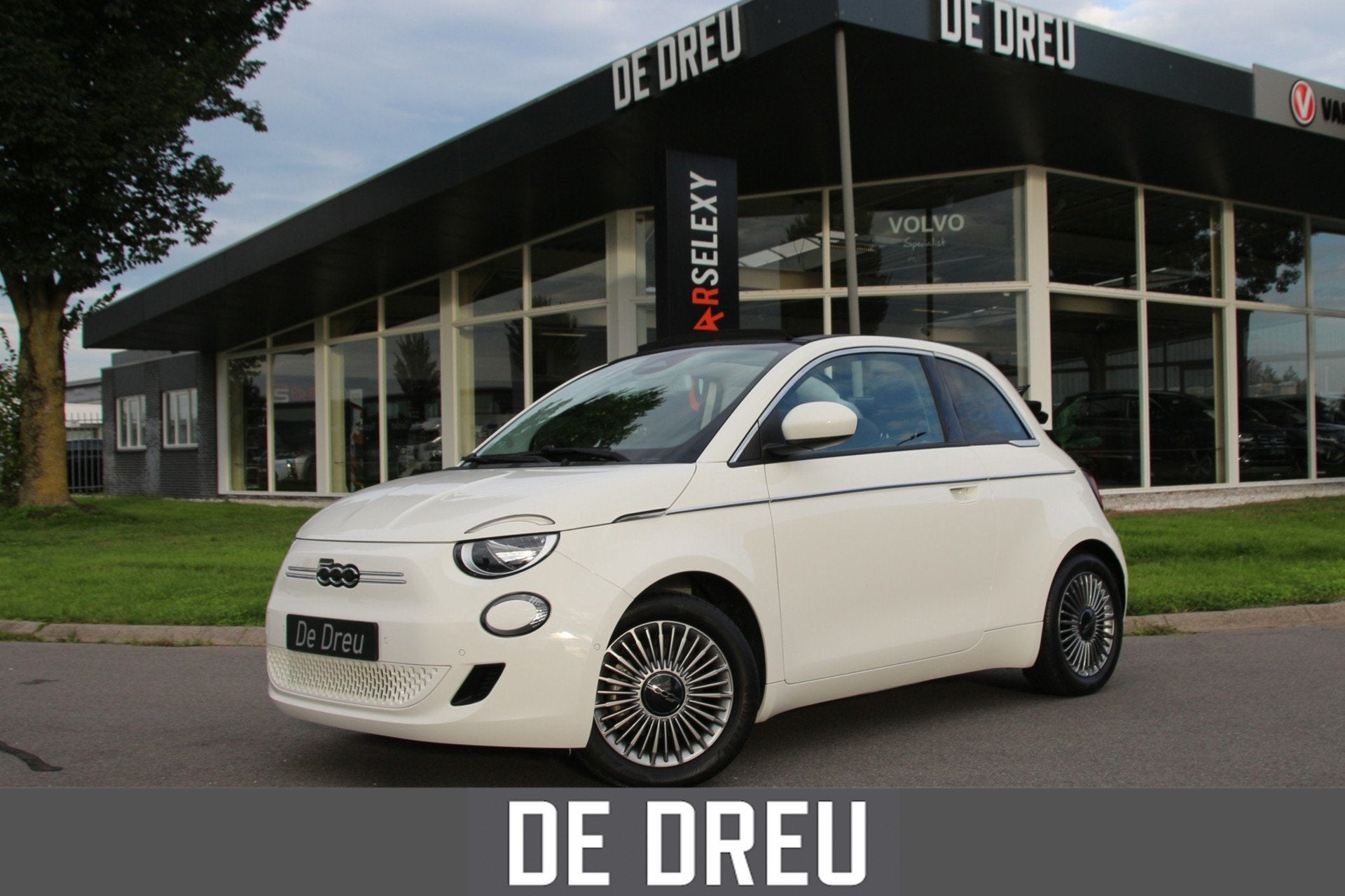 Fiat 500 C Urban 42 kWh | CAMERA | STOELVERW | DODE HOEK, Auto's, Gebruikt, Cabriolet, 4 stoelen, Wit