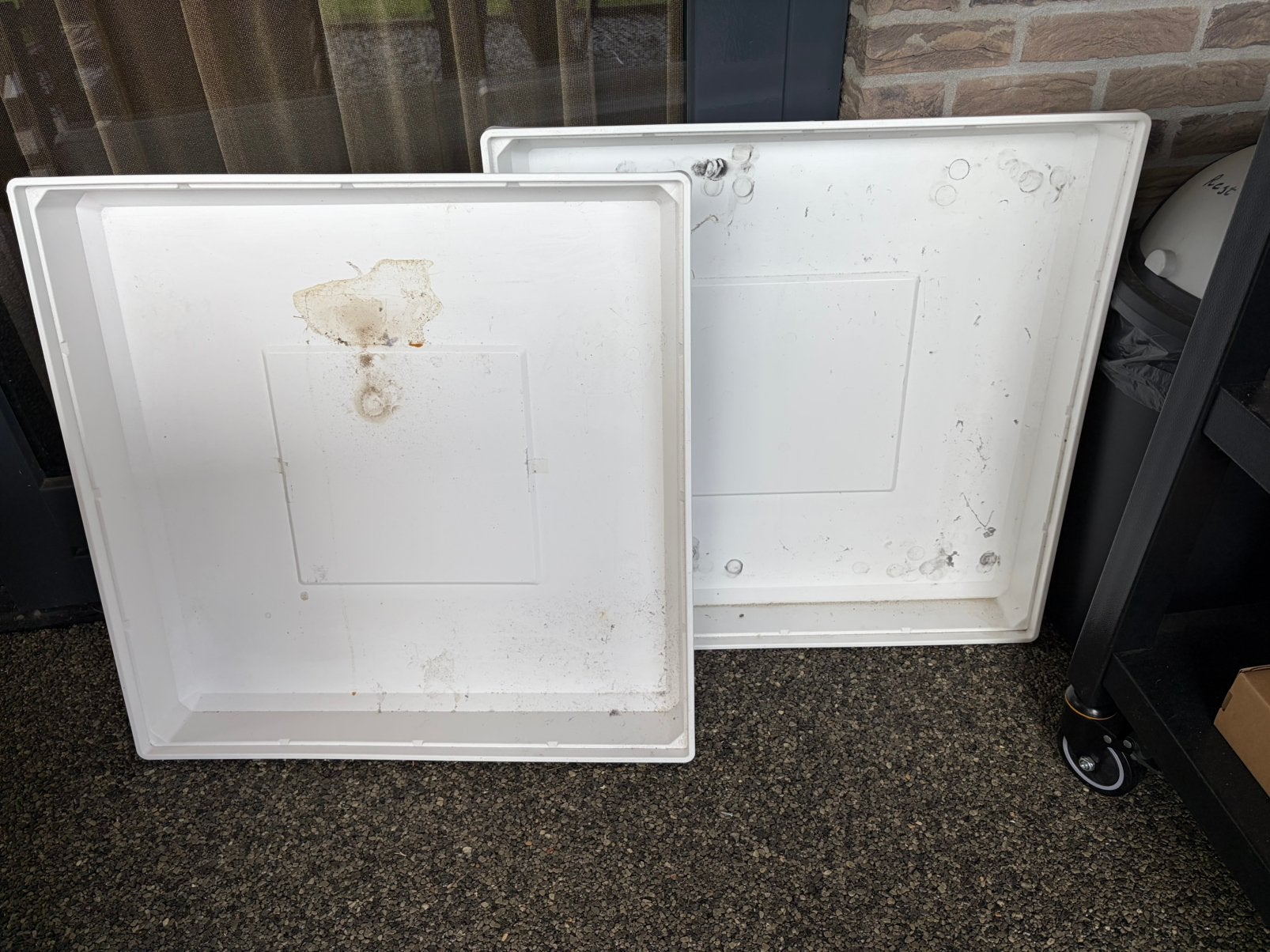 2x lekbak wasmachine, Ophalen, Gebruikt