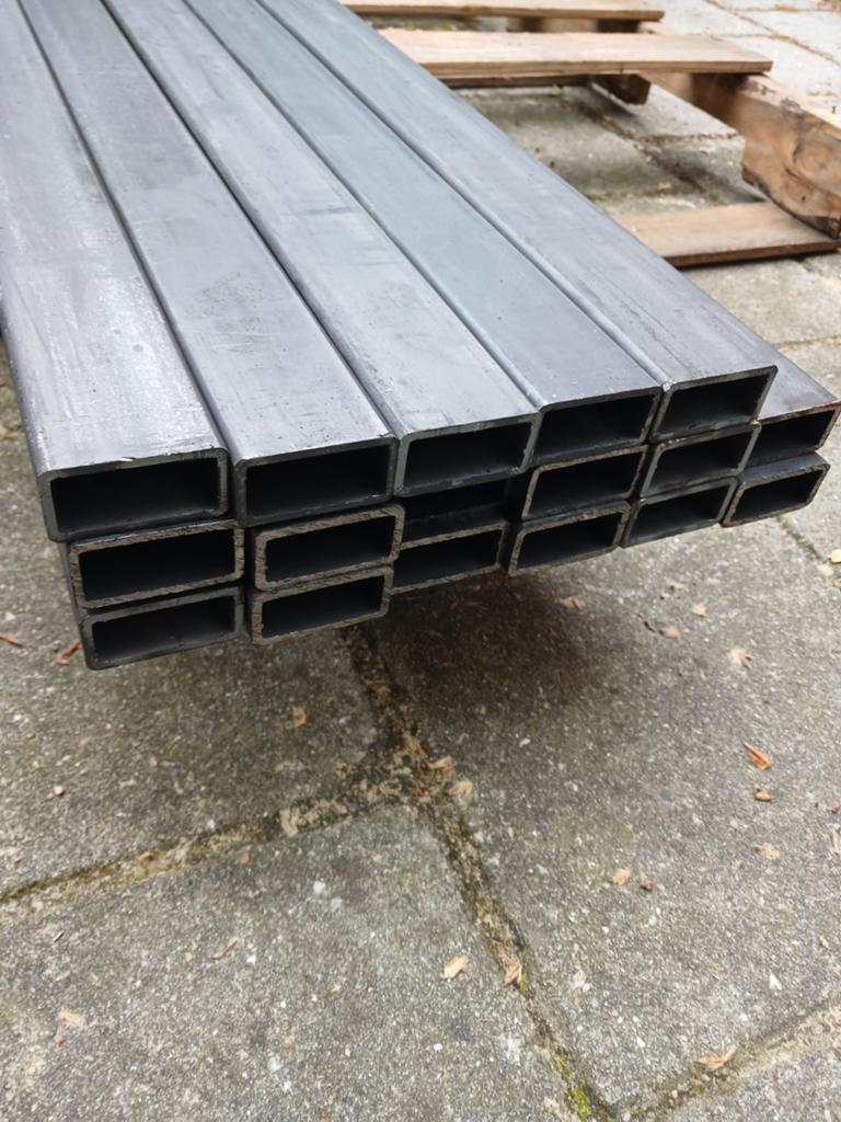 Staal kokers 50x30x3mm 17stuks Nieuw, Doe-het-zelf en Verbouw, Metalen, Ophalen, Nieuw, IJzer