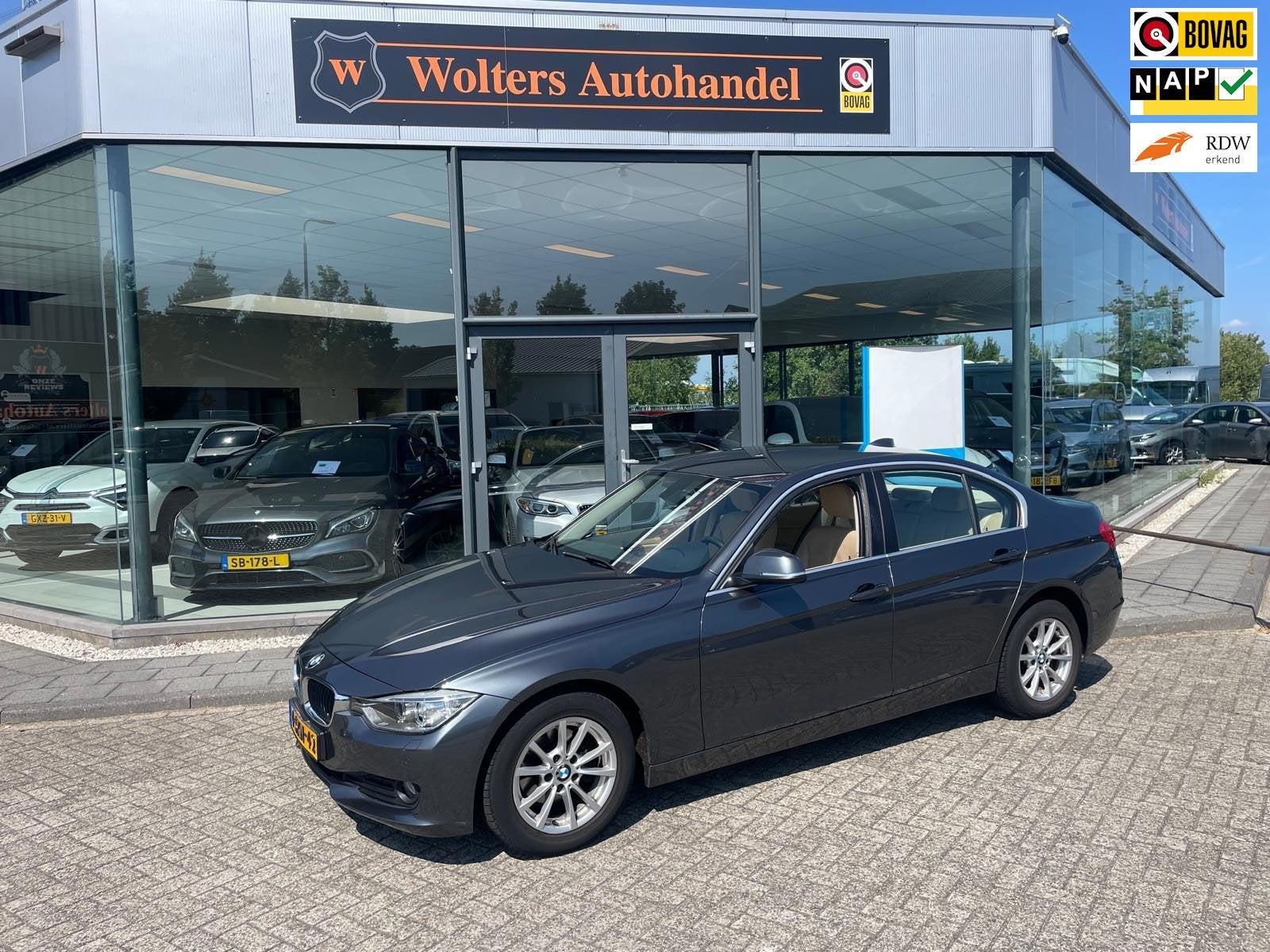 BMW 3-serie 316i High Executive Automaat, Auto's, Automaat, Gebruikt, 4 cilinders, Automatische klimaatregeling