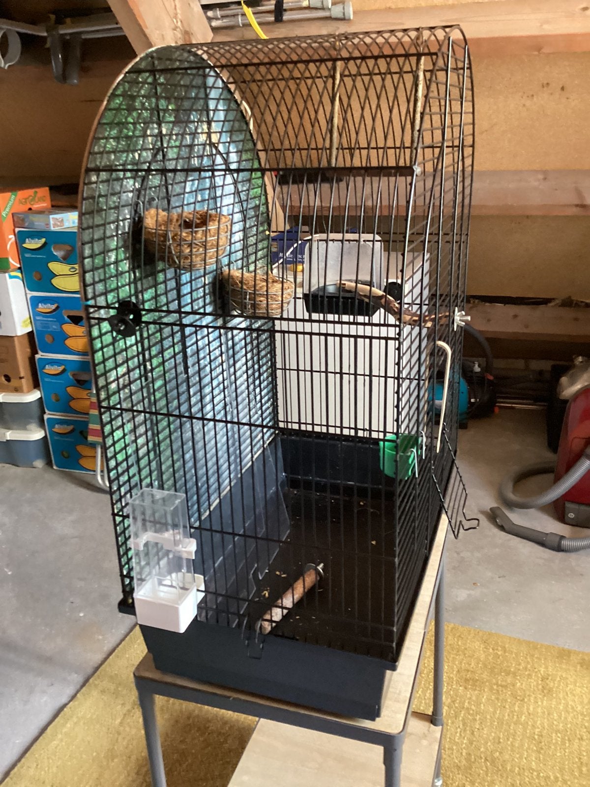 Vogelkooi met tafeltje, Dieren en Toebehoren, Vogels | Hokken en Kooien, Ophalen, Gebruikt, Metaal, Vogelkooi
