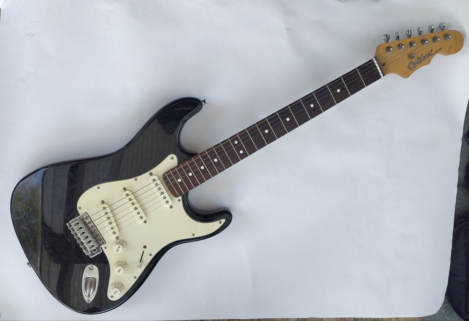 Caliber Elektrisch gitaar + hoes, Ophalen, Gebruikt, Elektrisch, 6-snarig