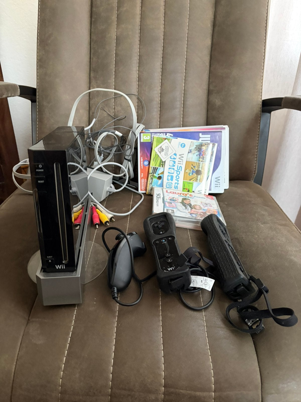 Wii, met controllers en spellen, Ophalen of Verzenden, Gebruikt, Met 2 controllers, Met games